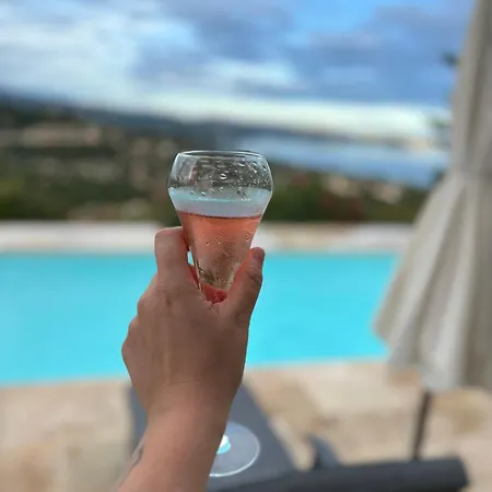 Bed & Breakfast Cacharelle - Splendide Vue - Piscine Privee