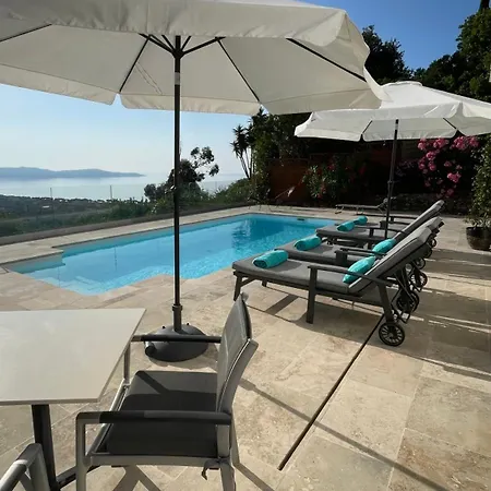 Oda ve Kahvaltı Cacharelle Vue Piscine