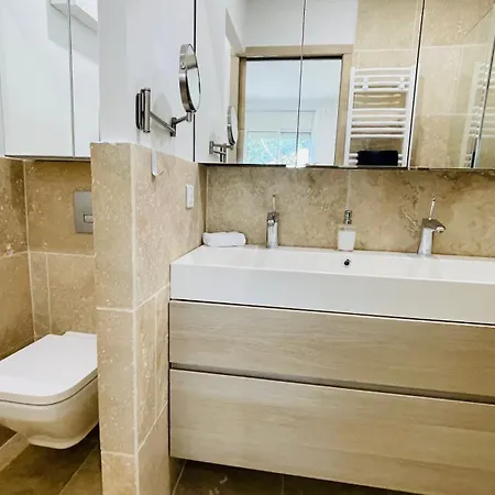 Cacharelle Vue Piscine Bed & Breakfast
