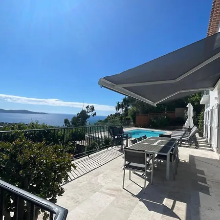 Cacharelle Vue Piscine Cavalaire-sur-Mer