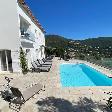 Cacharelle Vue Piscine
