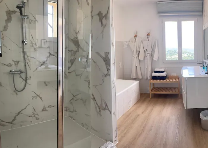 Villa CACHARELLE - Bed&Breakfast - Suite exclusive 60m2 Splendide vue Mer - Piscine privée Bed & Breakfast 4*