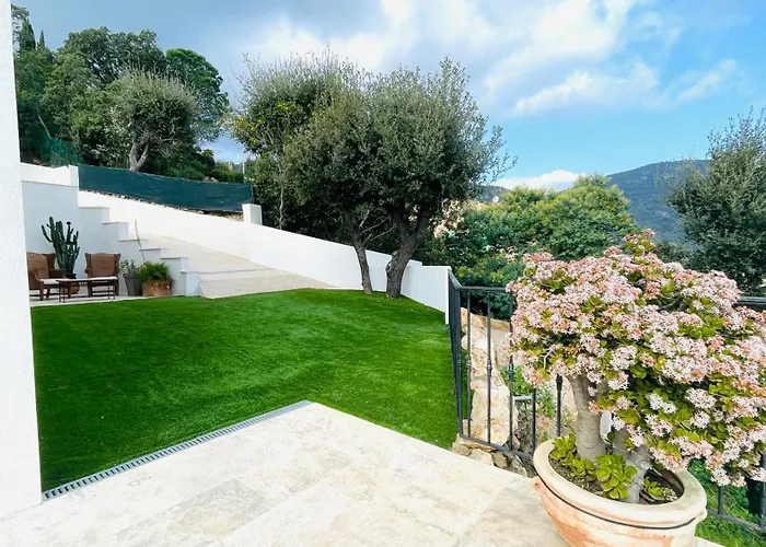 Villa CACHARELLE - Bed&Breakfast - Suite exclusive 60m2 Splendide vue Mer - Piscine privée 4*