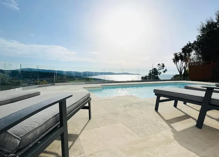 Villa CACHARELLE - Bed&Breakfast - Suite exclusive 60m2 Splendide vue Mer - Piscine privée 4* Cavalaire-sur-Mer