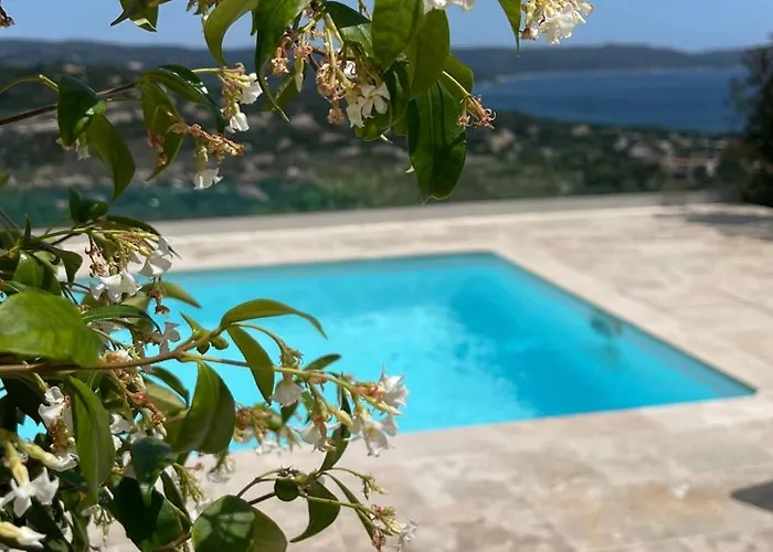 Bed & Breakfast Villa CACHARELLE - Bed&Breakfast - Suite exclusive 60m2 Splendide vue Mer - Piscine privée Cavalaire-sur-Mer