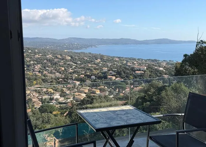 Villa CACHARELLE - Bed&Breakfast - Suite exclusive 60m2 Splendide vue Mer - Piscine privée Cavalaire-sur-Mer